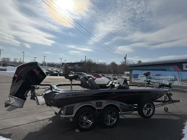 Slide: The Image of Ranger Z520 2025 - 8