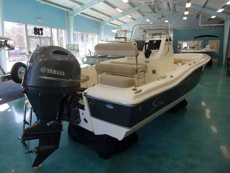 Slide: The Image of Scout Sportfish 175 2025 - 4