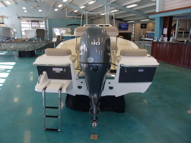 Slide: The Image of Scout Sportfish 175 2025 - 5