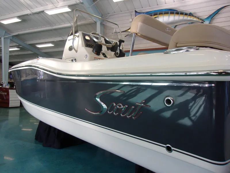 Slide: The Image of Scout Sportfish 175 2025 - 7