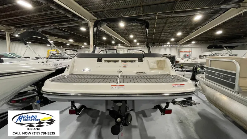 Slide: The Image of Bayliner VR5 2022 - 3