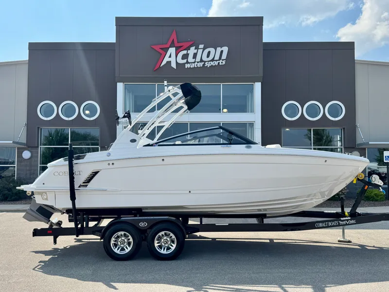 The Image of Cobalt R4 Surf 2025 - 1