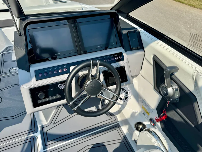 Slide: The Image of Cobalt R4 Surf 2025 - 11