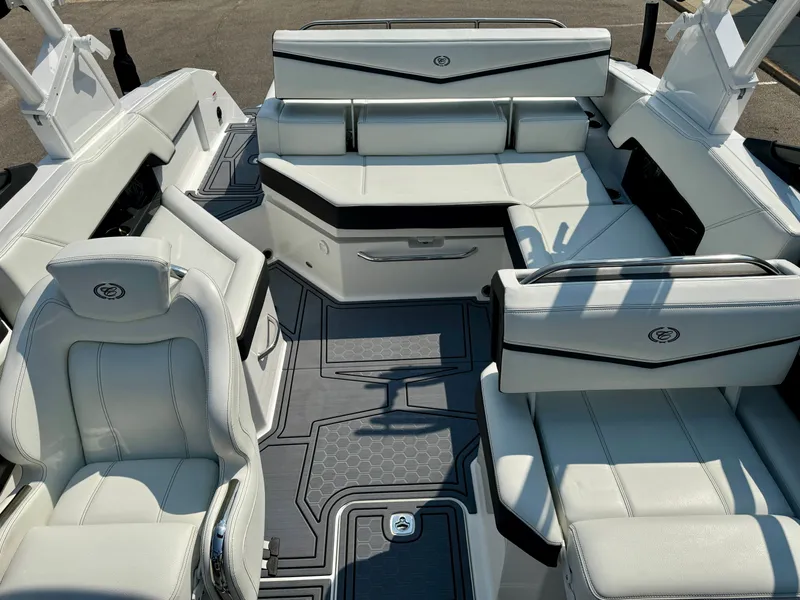 Slide: The Image of Cobalt R4 Surf 2025 - 13