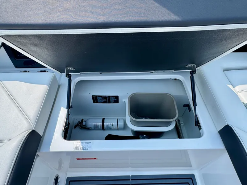 Slide: The Image of Cobalt R4 Surf 2025 - 20