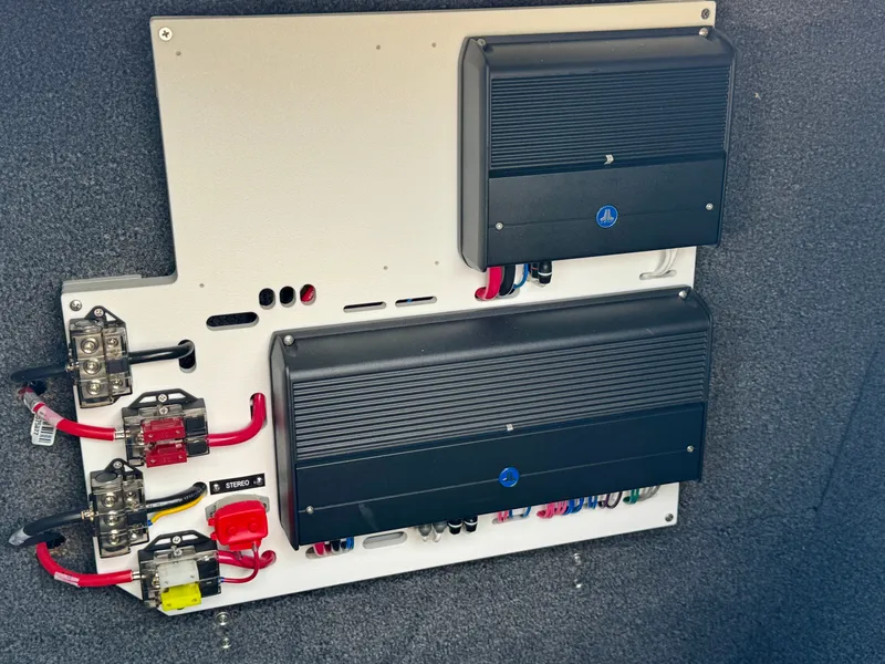 Slide: The Image of Cobalt R4 Surf 2025 - 21