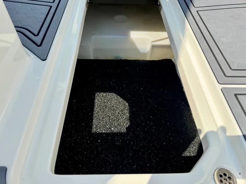 Slide: The Image of Cobalt R4 Surf 2025 - 24