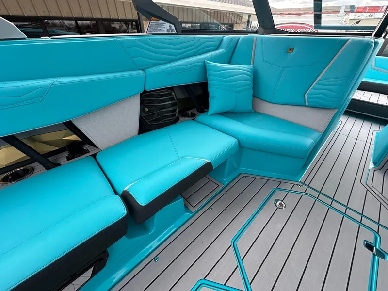 Slide: The Image of Nautique G23 2025 - 13