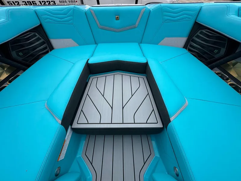 Slide: The Image of Nautique G23 2025 - 17