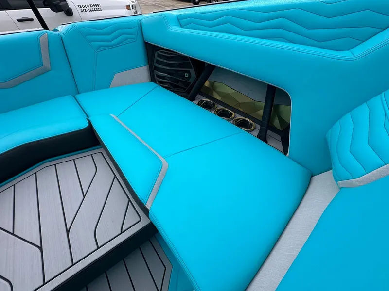 Slide: The Image of Nautique G23 2025 - 18