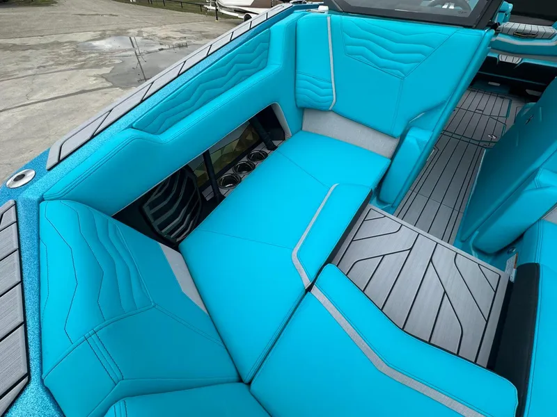 Slide: The Image of Nautique G23 2025 - 19