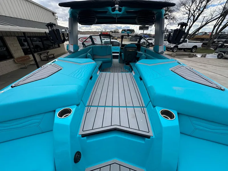 Slide: The Image of Nautique G23 2025 - 9