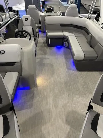 Slide: The Image of Princecraft SPORTFISHER 4S 21 PONTOON WITH 115 HP PRO XS 2025 - 4