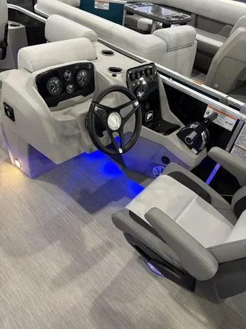 Slide: The Image of Princecraft SPORTFISHER 4S 21 PONTOON WITH 115 HP PRO XS 2025 - 5