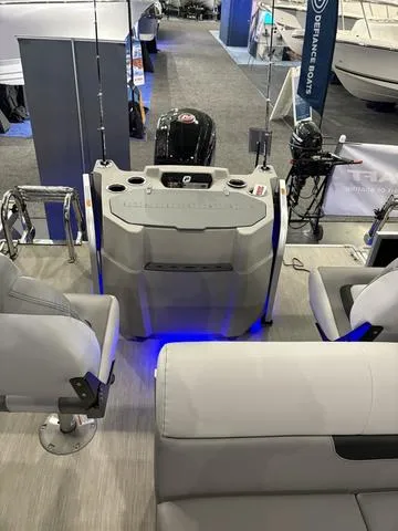 Slide: The Image of Princecraft SPORTFISHER 4S 21 PONTOON WITH 115 HP PRO XS 2025 - 6