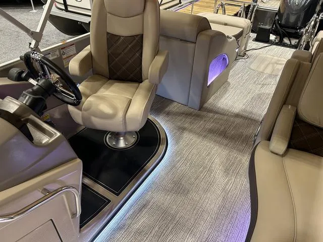 Slide: The Image of SunCatcher Elite Series 324SS W/Yamaha 300 2025 - 14