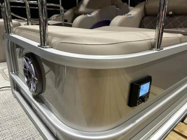 Slide: The Image of SunCatcher Elite Series 324SS W/Yamaha 300 2025 - 3