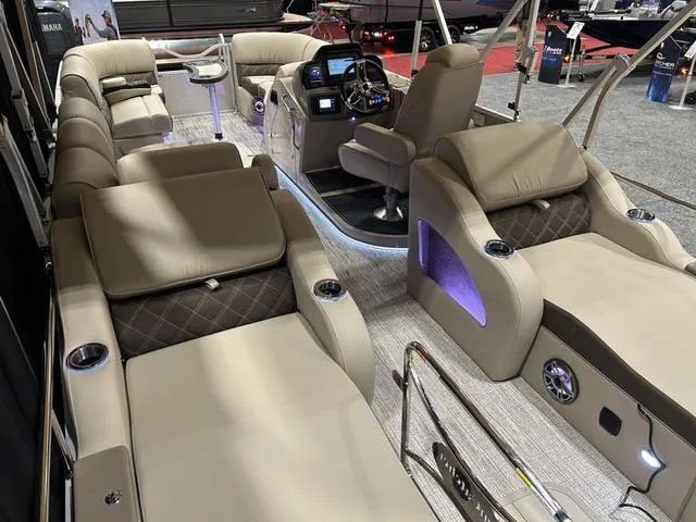 Slide: The Image of SunCatcher Elite Series 324SS W/Yamaha 300 2025 - 5