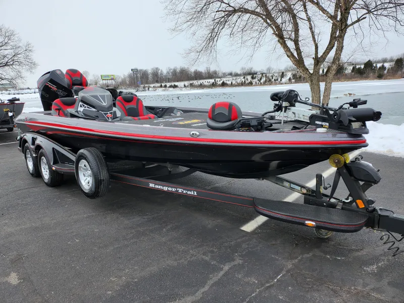 Slide: The Image of Ranger Z521L 2020 - 10