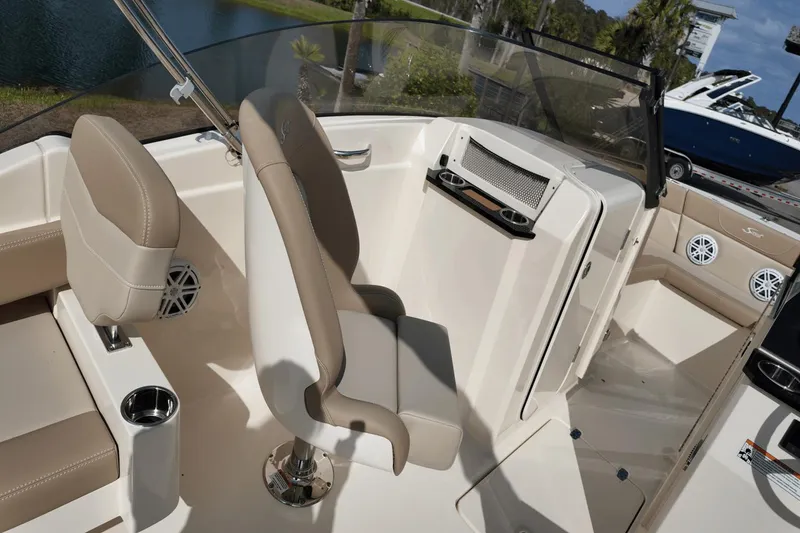 Slide: The Image of Scout 215 Dorado 2025 - 10