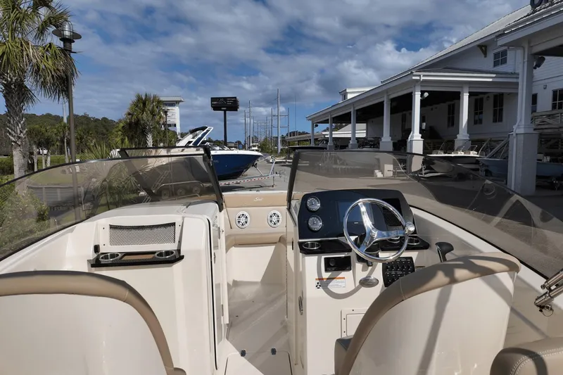 Slide: The Image of Scout 215 Dorado 2025 - 11