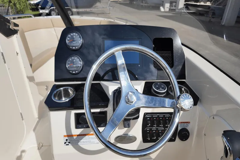 Slide: The Image of Scout 215 Dorado 2025 - 14