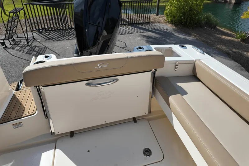 Slide: The Image of Scout 215 Dorado 2025 - 5