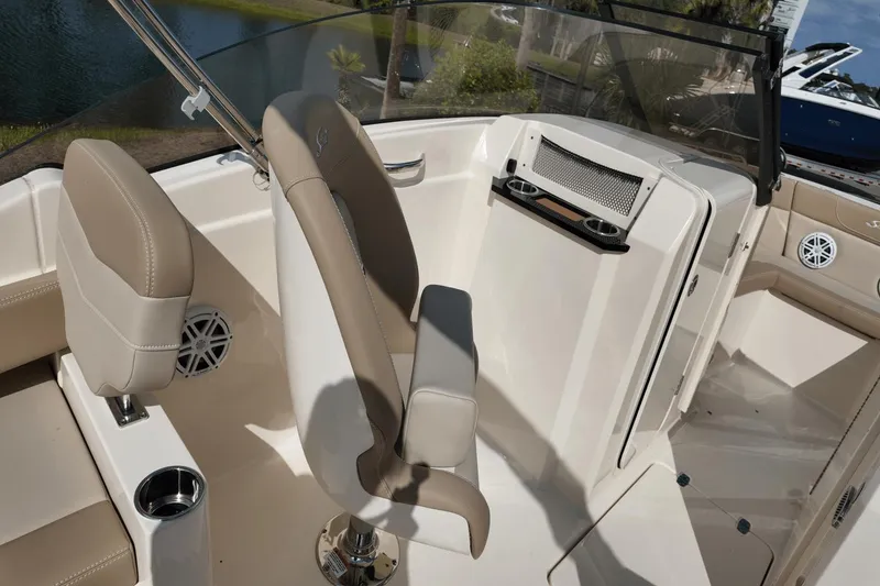 Slide: The Image of Scout 215 Dorado 2025 - 9