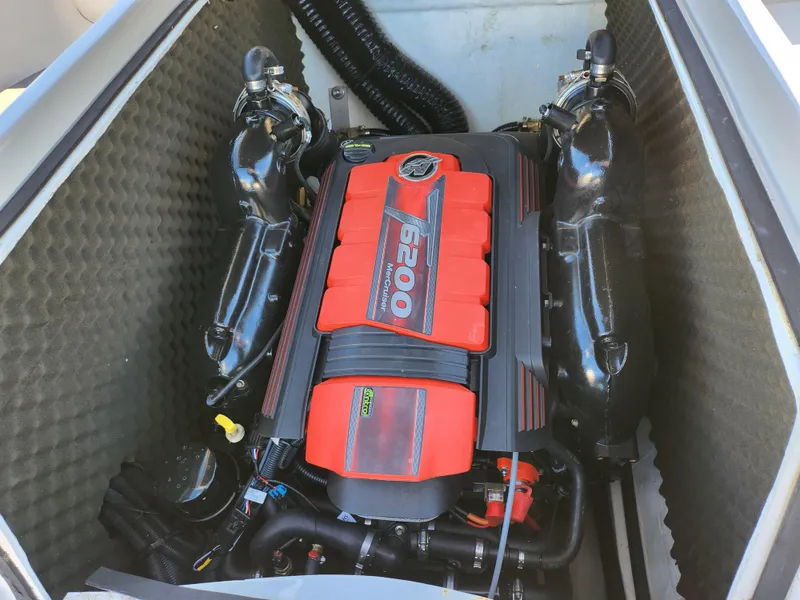 Slide: The Image of 2019 Heyday WT-2DC engine compartment with a powerful 6200 engine, featuring red and black components. - 23