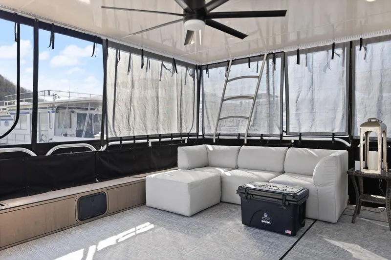 Slide: The Image of Horizon 18 X 82 Houseboat 2011 - 60