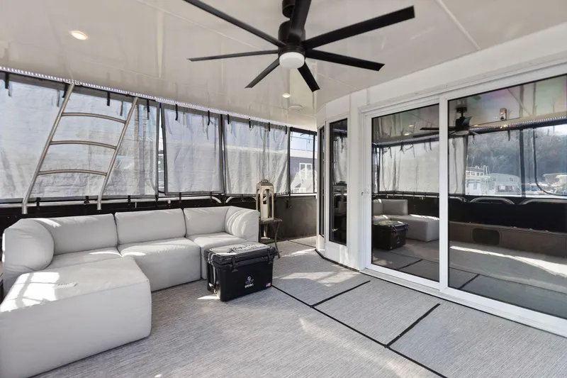 Slide: The Image of Horizon 18 X 82 Houseboat 2011 - 61