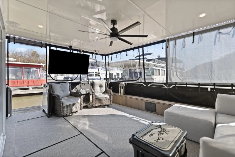 Slide: The Image of Horizon 18 X 82 Houseboat 2011 - 63