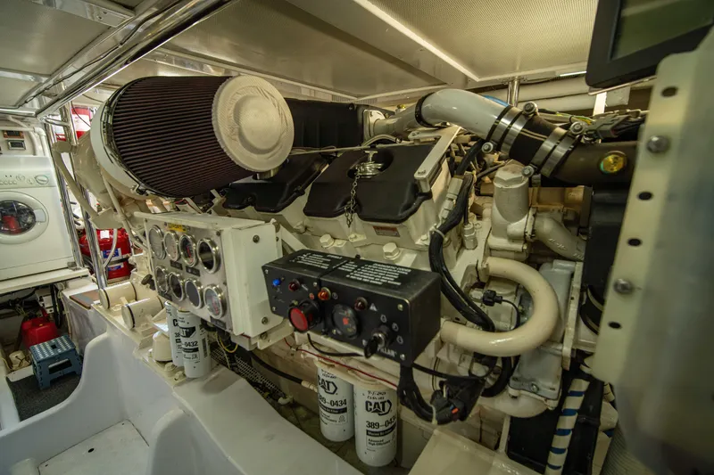 Slide: The Image of Grand Banks 58 Eastbay FB 2004 - 101