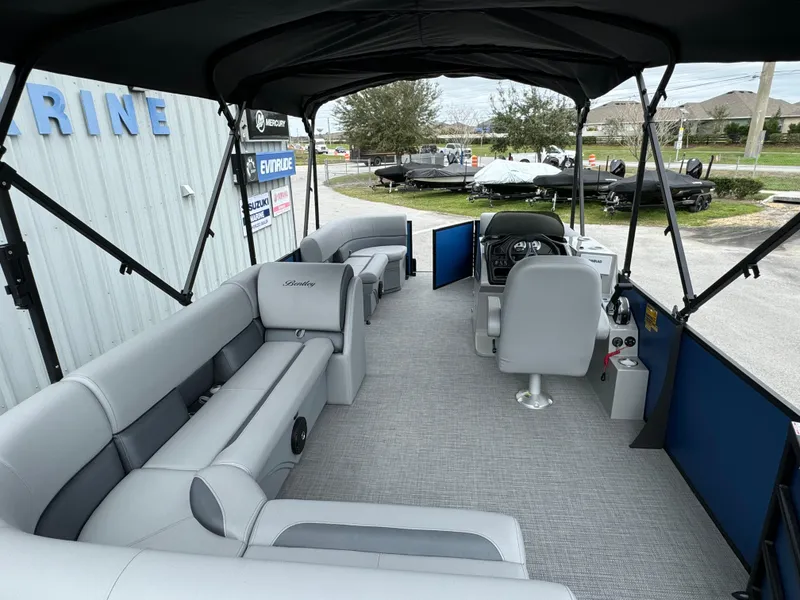 Slide: The Image of Bentley Pontoons Legacy 200 Cruise XL 2025 - 17