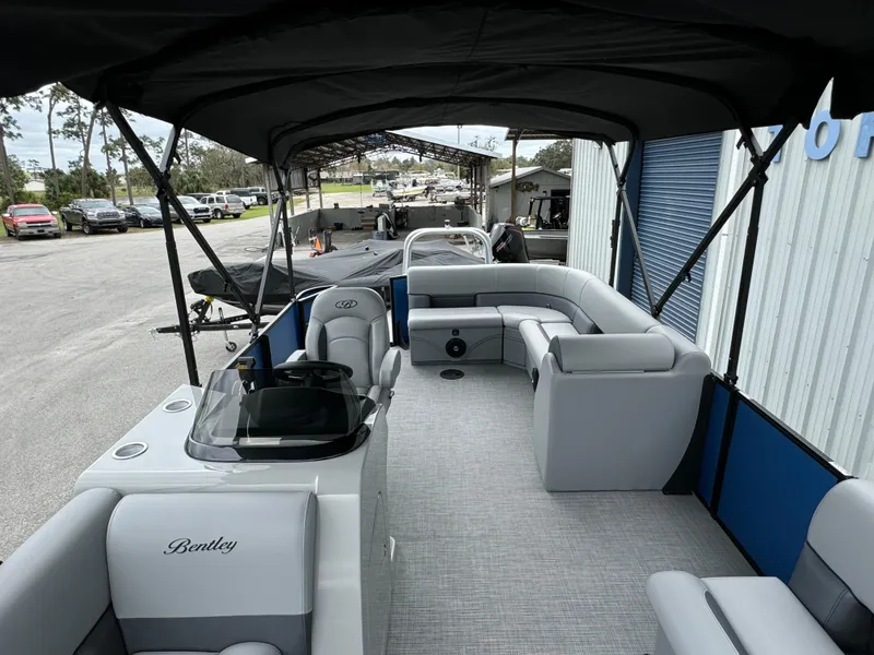 Slide: The Image of Bentley Pontoons Legacy 200 Cruise XL 2025 - 20