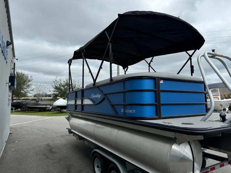 Slide: The Image of Bentley Pontoons Legacy 200 Cruise XL 2025 - 21