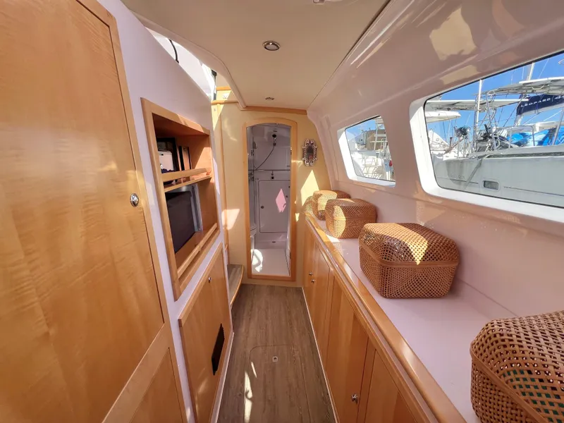 Slide: The Image of Seawind 1260 2020 - 50