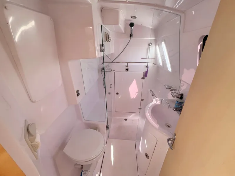 Slide: The Image of Seawind 1260 2020 - 51