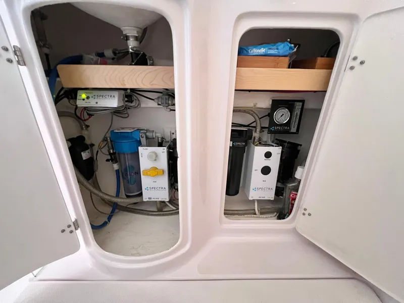 Slide: The Image of Seawind 1260 2020 - 57