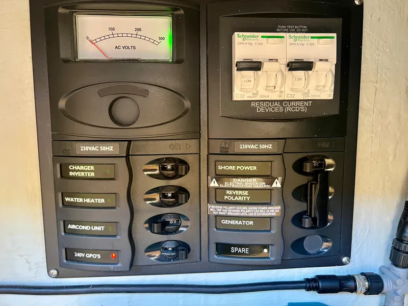 Slide: The Image of Seawind 1260 2020 - 60