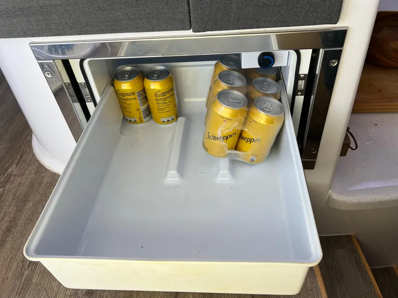 Slide: The Image of Seawind 1260 2020 - 68