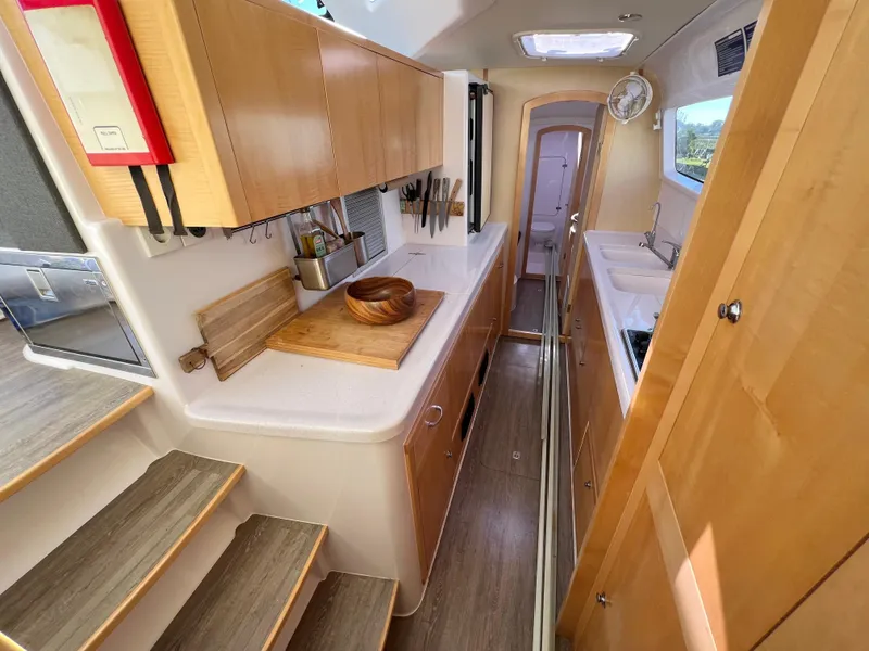 Slide: The Image of Seawind 1260 2020 - 70