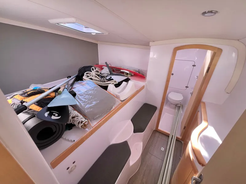 Slide: The Image of Seawind 1260 2020 - 78