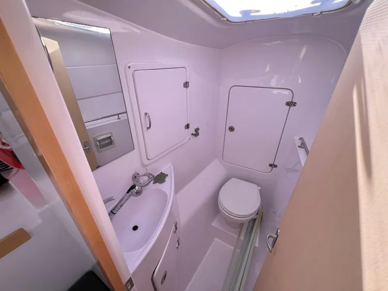 Slide: The Image of Seawind 1260 2020 - 79