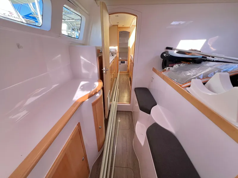 Slide: The Image of Seawind 1260 2020 - 83