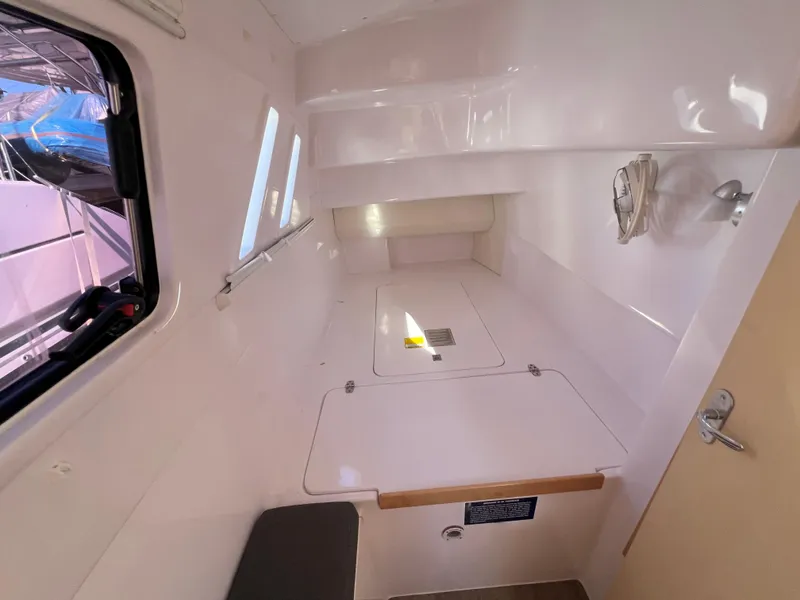 Slide: The Image of Seawind 1260 2020 - 86