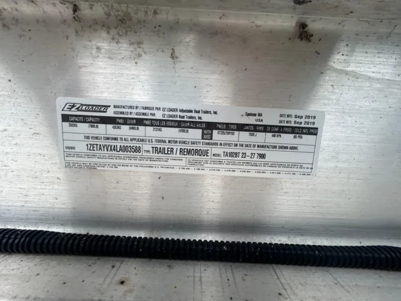 Slide: The Image of Label on 2019 Chaparral 277 SSX trailer, showing manufacturing details and specifications. - 36