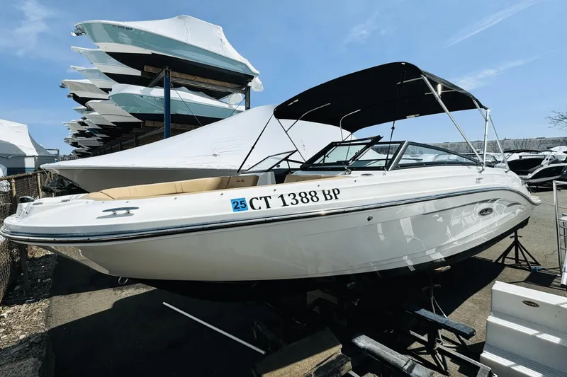 Slide: The Image of Sea Ray SPX 230 Outboard 2023 - 0