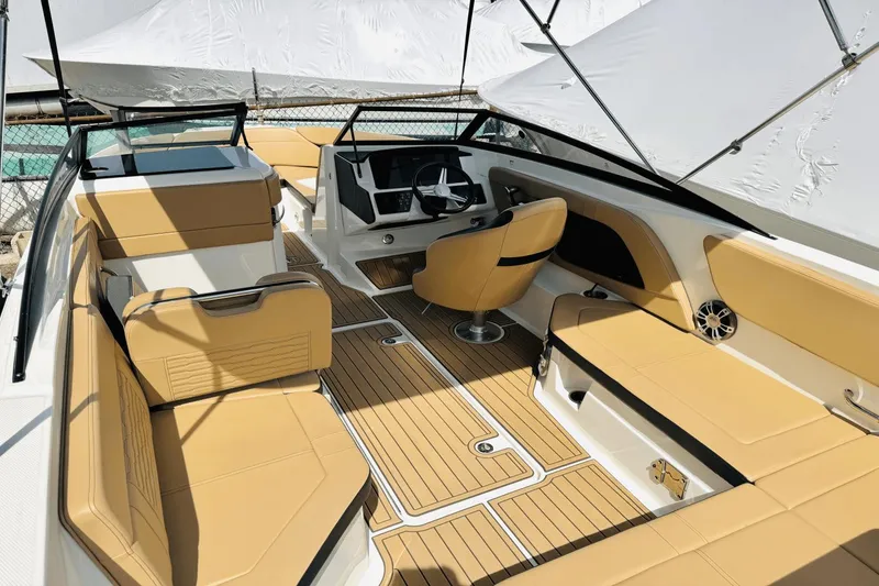 Slide: The Image of Sea Ray SPX 230 Outboard 2023 - 11