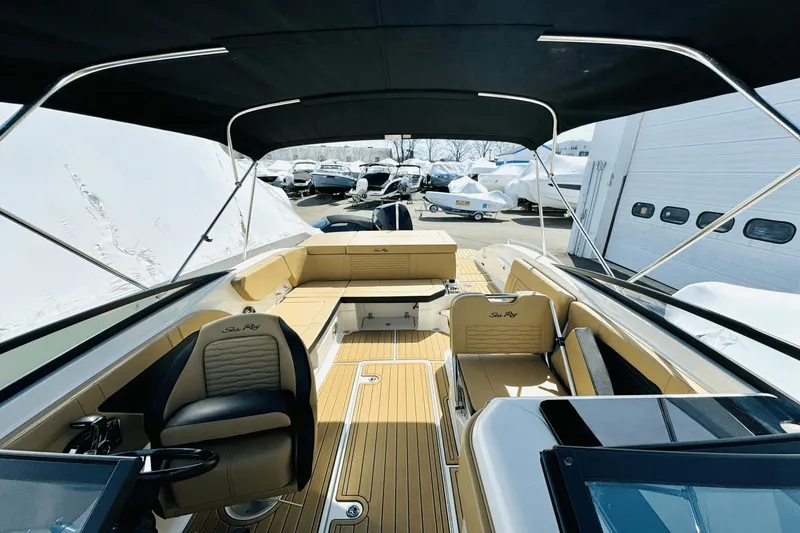 Slide: The Image of Sea Ray SPX 230 Outboard 2023 - 16